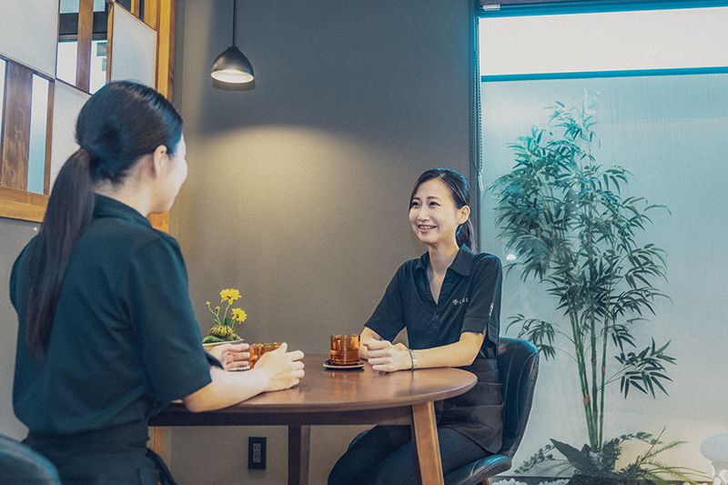 美容専門学校からの新卒入社